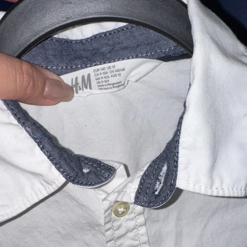 H & M- Classic White Long-Sleeve Button-Down Shirt Size 10 - Picture 5 of 16
